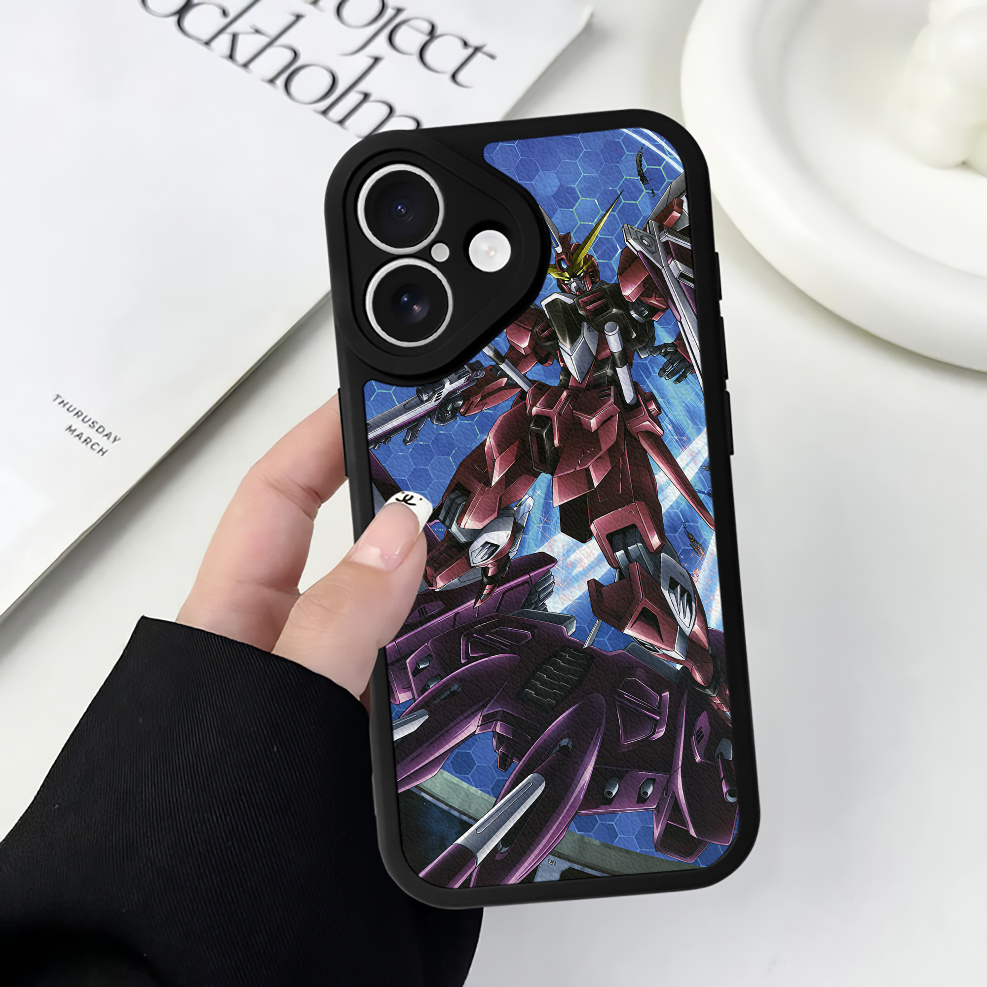 （画像用） 機動戦士ガンダム Mobile Suit Gundam 【iPhone 16シリーズ対応】シリコンスマホケース（レザー調） 材質：シリコン